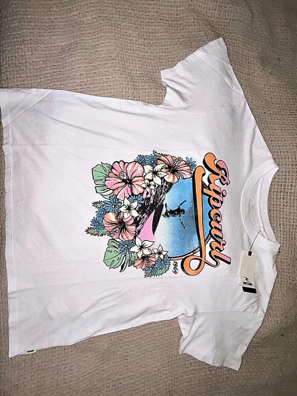 RipCurl Floral Graphic Tee Size S NWT